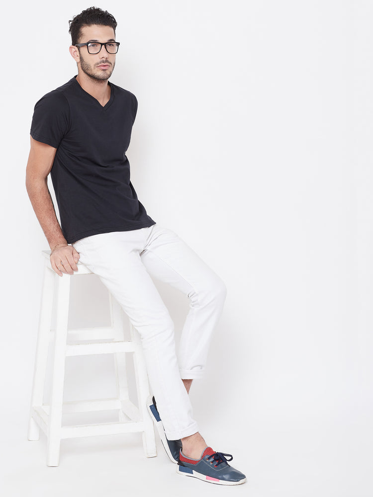Men Black Solid V Neck T-shirt - JUMP USA